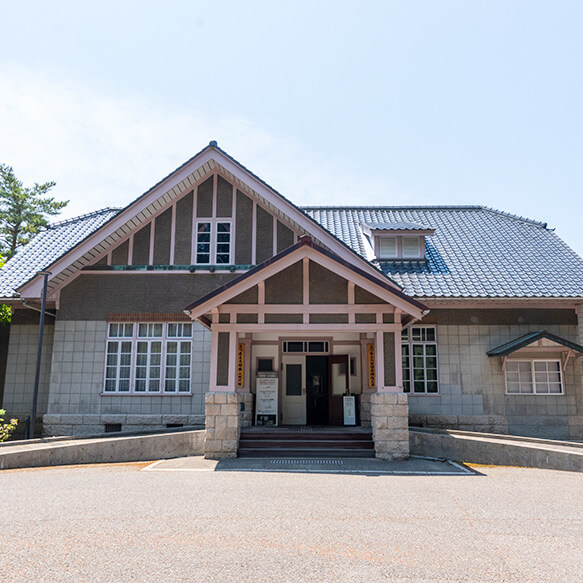 石川県文化財保存修復工房・石川県立美術館広坂別館